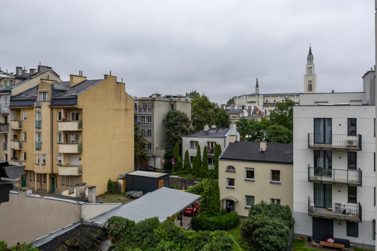 Praga Apt - 45m2, French Balcony - by Rentujemy - B&B Warsaw