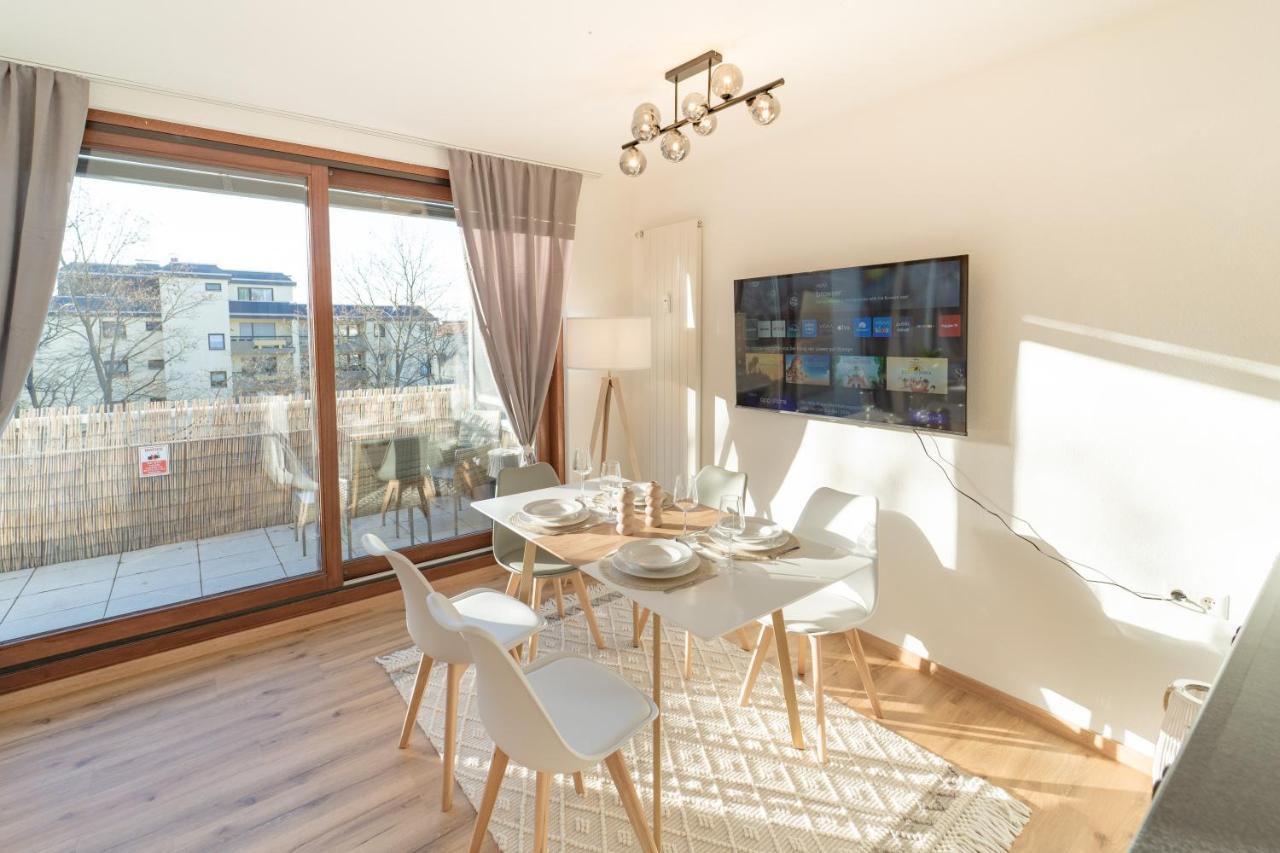 Theresa - Penthouse Terrasse Klima Parkplatz - Chambres d’hôtes Fellbach