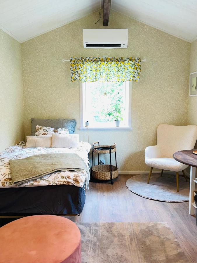 Stugan Karmaleily - B&B Gävle