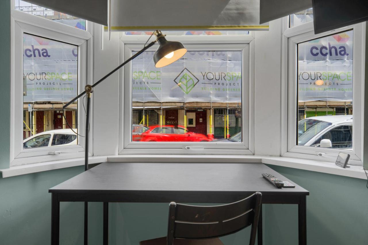 Cardiff Central - Minutes to Centre - Free Wifi - B&B Cardiff