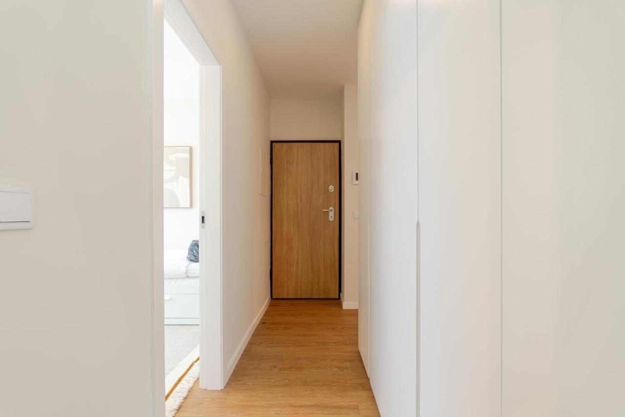 Stylish & Spacious Apartment by HostWise - B&B