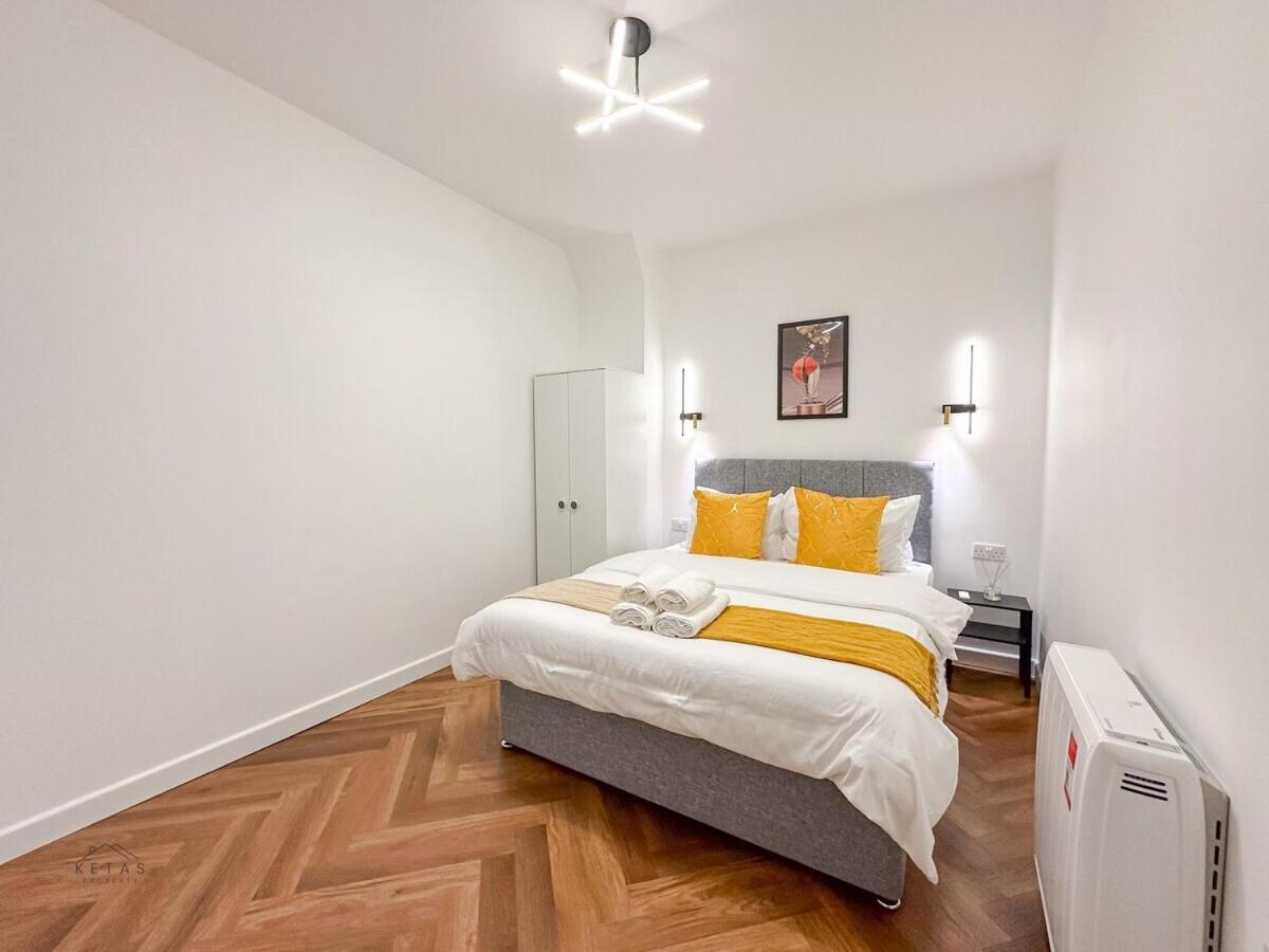 Modern 2 Bedroom Flat in Luton Town Centre - B&B