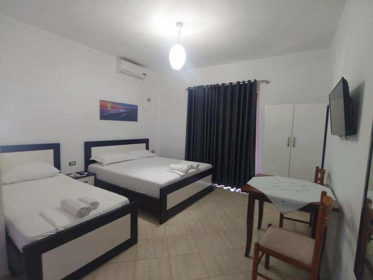 Dreibettzimmer mit Balkon