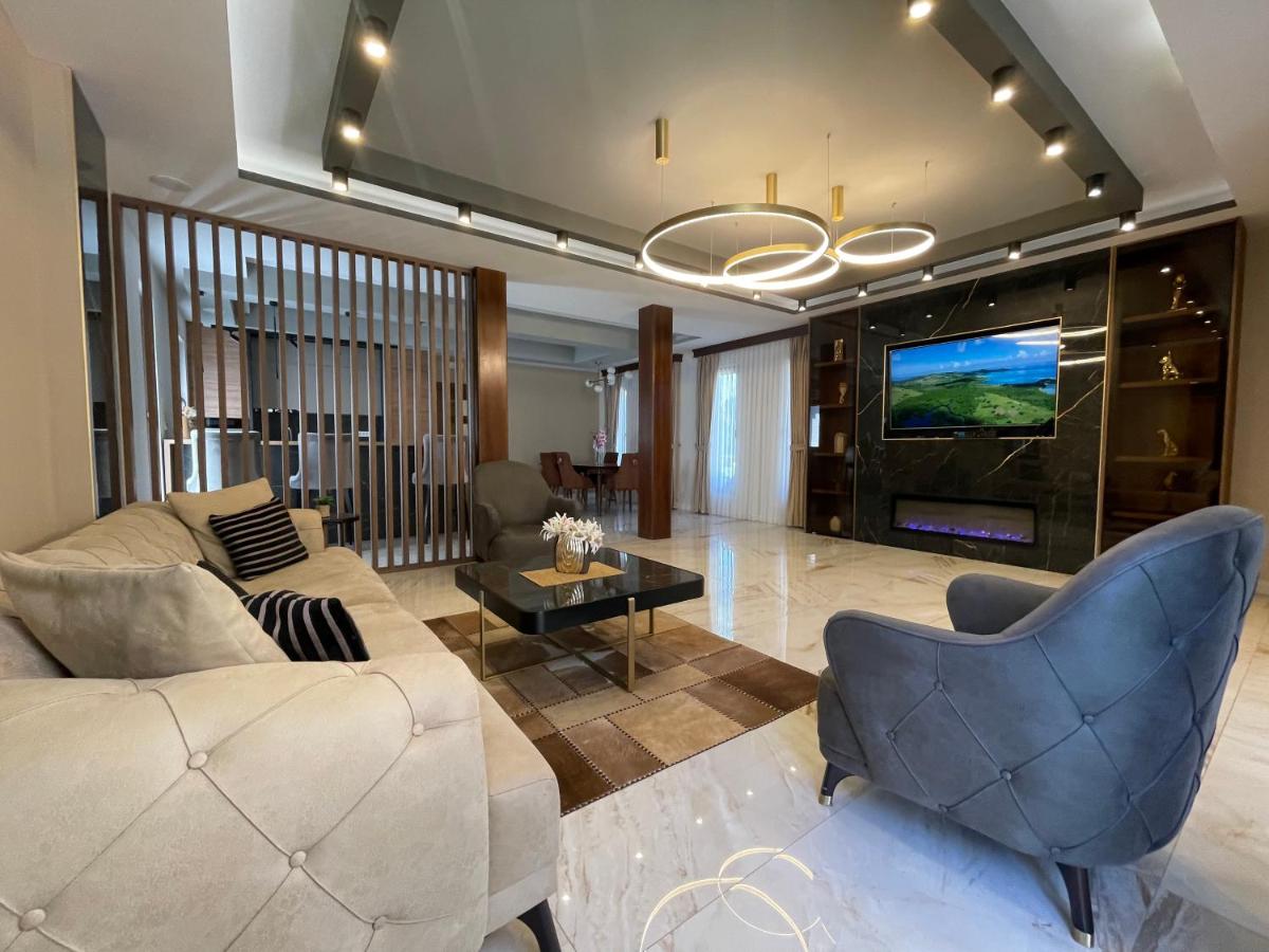 VILA VIKTORIJA - Bed and Breakfast Kolašin