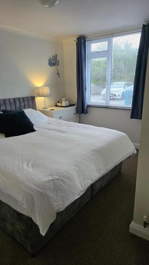 Double or Twin Room with Private Bathroom