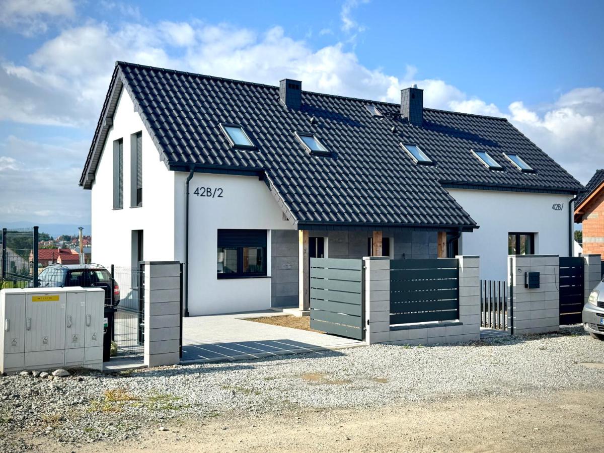 Dom przy Żurawiej - B&B