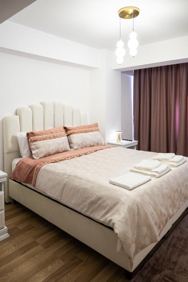 Studio Apartment with One Double Bed