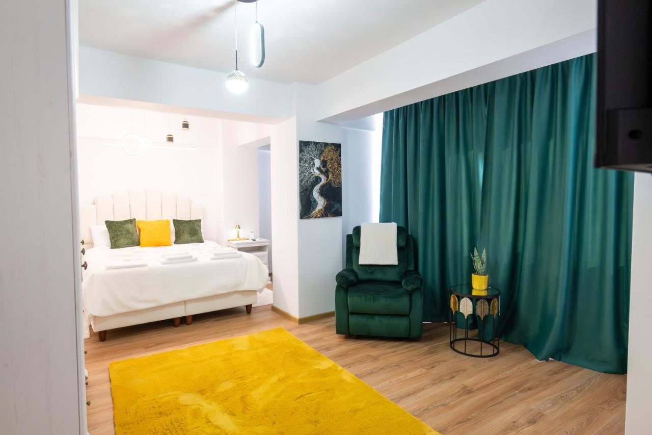 Studio Apartment with One Double Bed