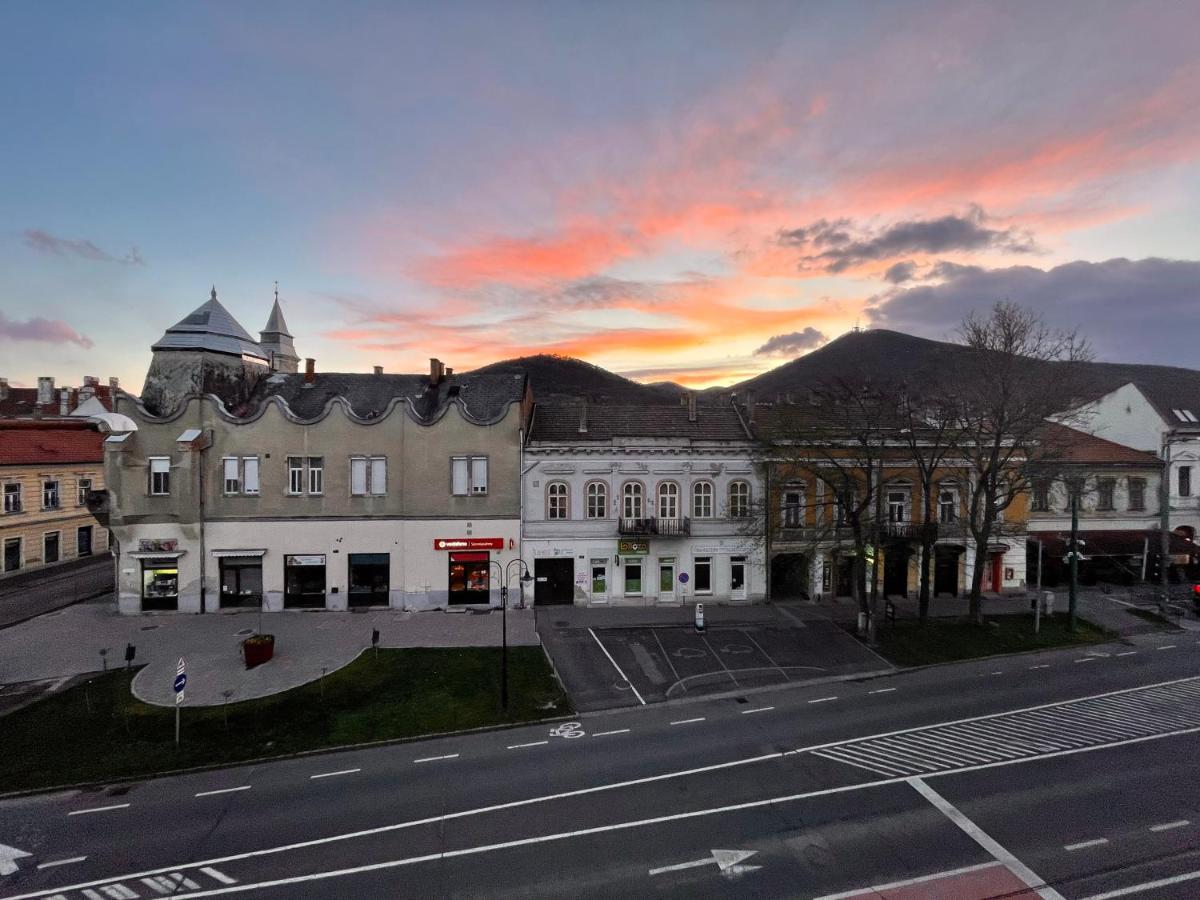 NewPlace Luxury Apartment - B&B Sátoraljaújhely