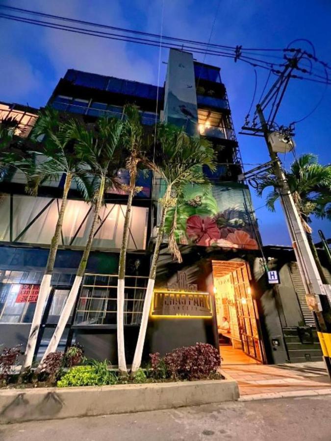 Heart of Lleras - Premium Place - B&B Medellín