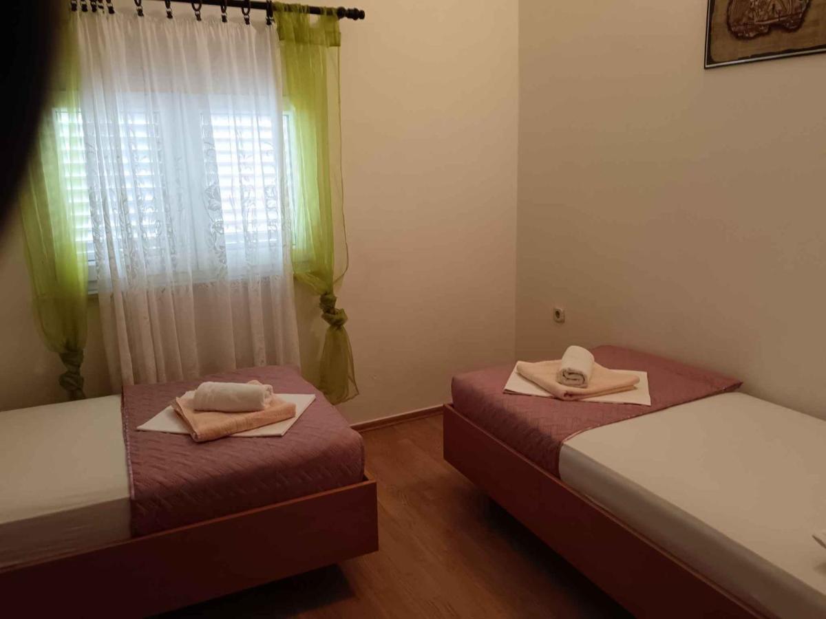 Holiday home in Vir - Insel Vir 27803 - B&B Lozice