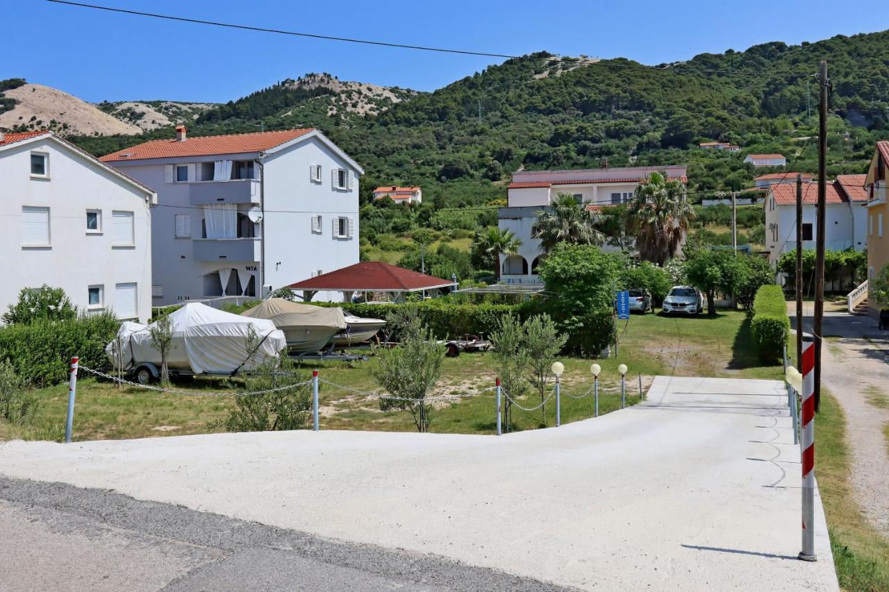 Apartments with parking space Barbat, Rab - 24547 - B&B