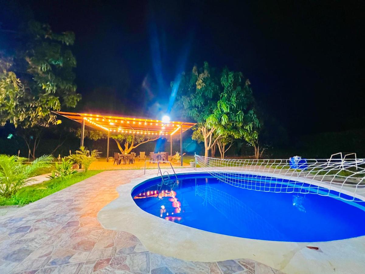 Villa Santy Casa Quinta Con Piscina Privada - Chambres d’hôtes Ricaurte