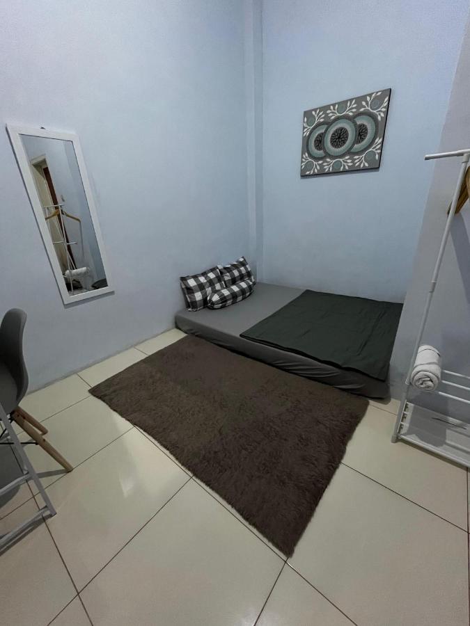 Homestay Fafa Banyuwangi - B&B