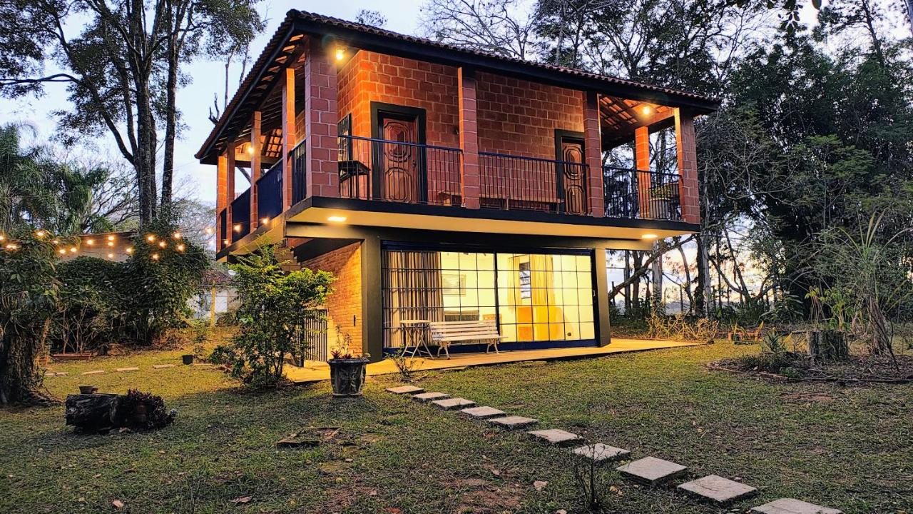 Bangalô no Sítio Cantal - B&B Piracaia