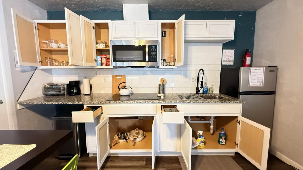 1BR Apt 7 mins Integris Children's, Unit C - B&B Oklahoma City