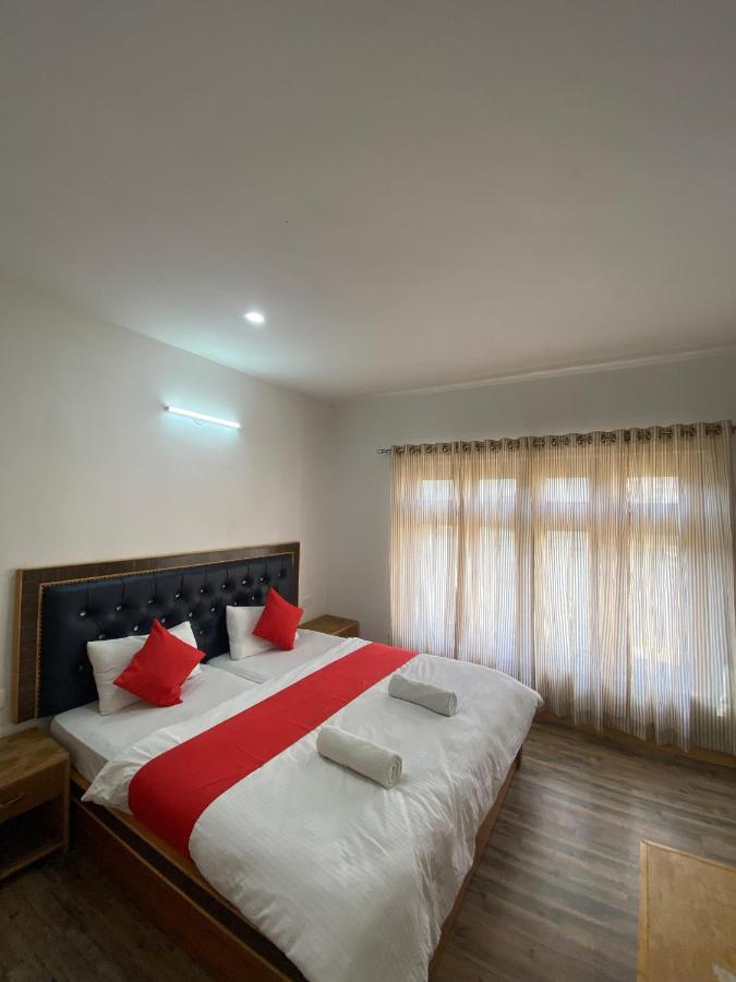 King Room with Mountain View