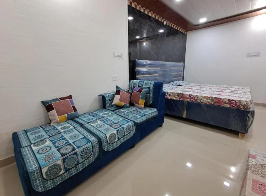 Saanchi villa home stay Ayodhya - B&B