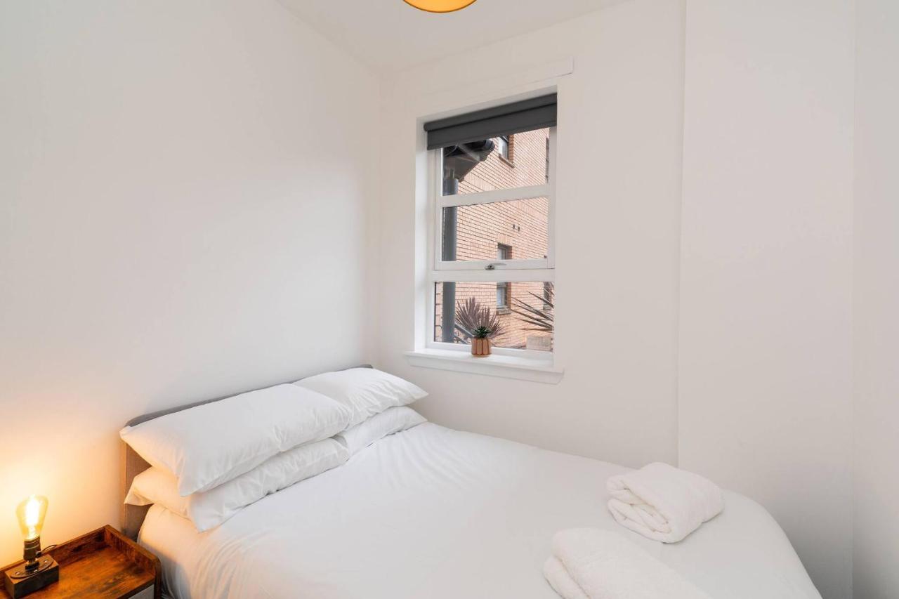 Bissets Bond - B&B Dundee