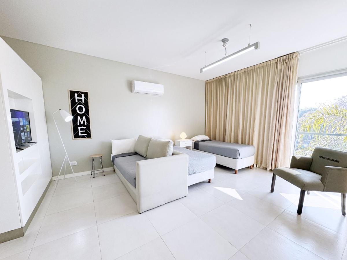 Superior One-Bedroom Apartment