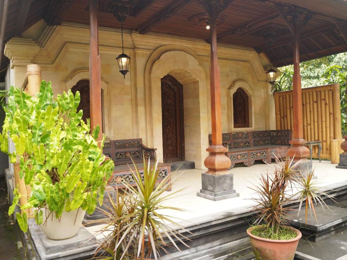 Family Room with Terrace
