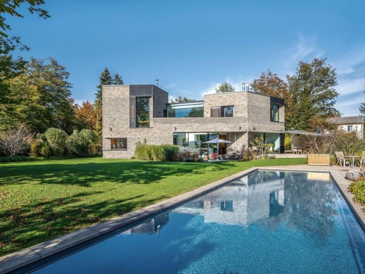 Villa Steff - Relax by the Pool Near Natures Best - Bed and Breakfast Chiemsee