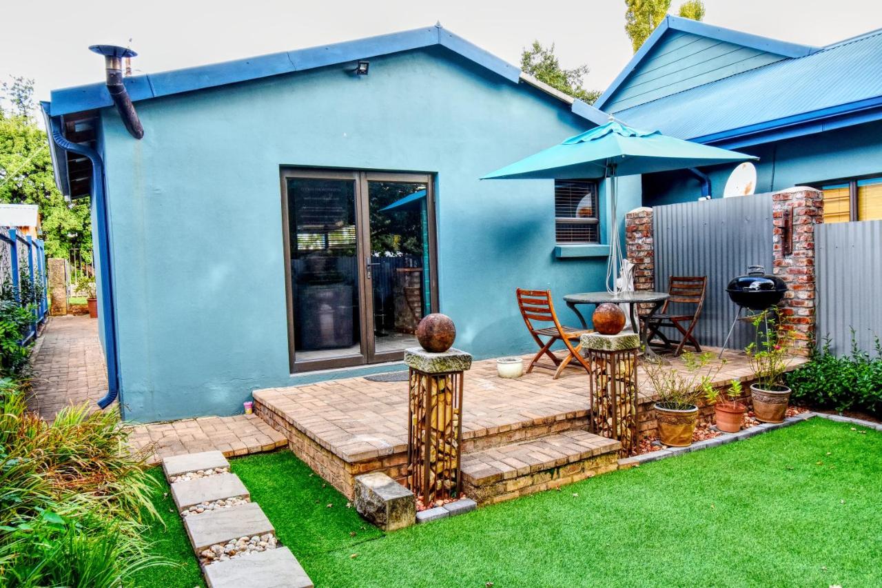 Square Roots Studio - Bed and Breakfast Clarens
