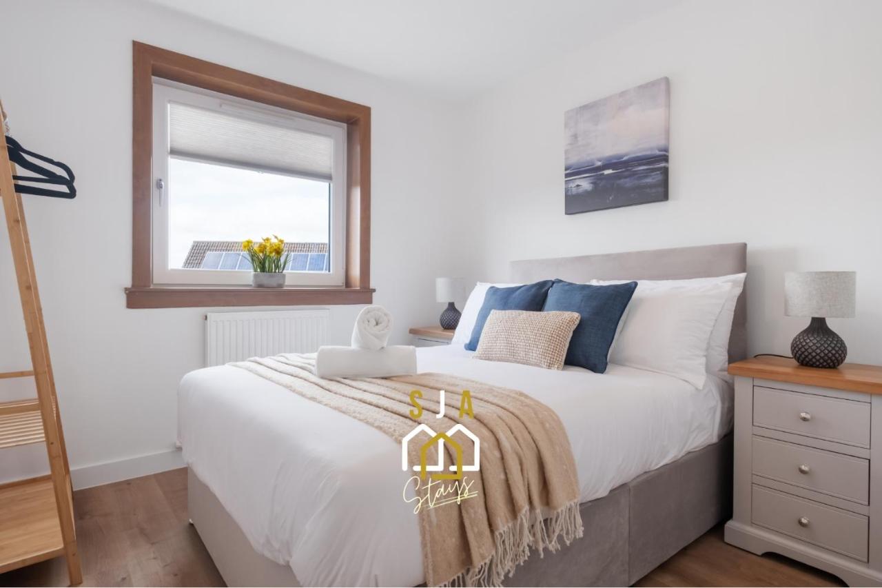 Braehead Stay - SJA Stays - Modern 2 Bed House - Chambres d’hôtes Cruden Bay