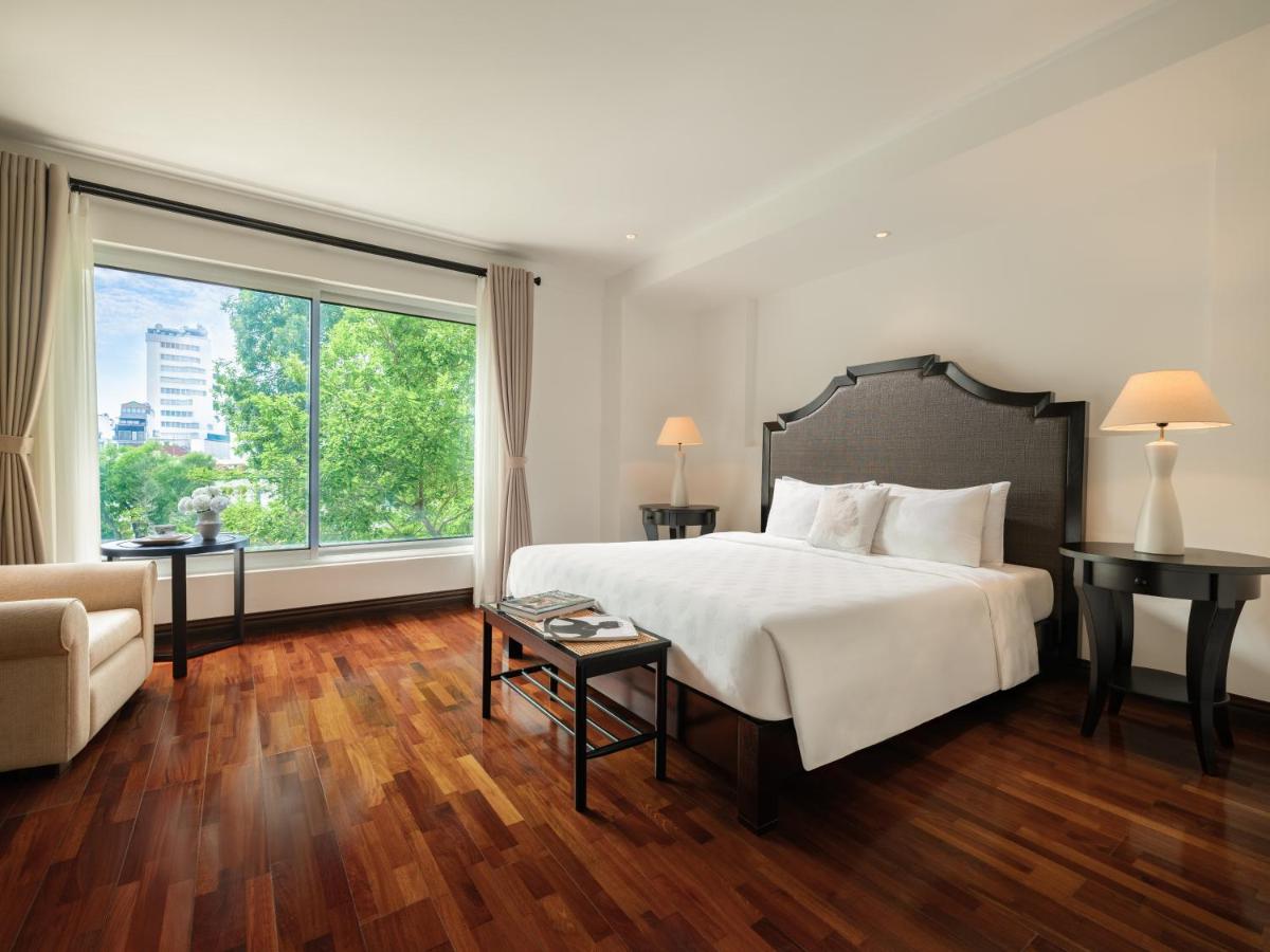 Three-Bedroom Deluxe Apartment