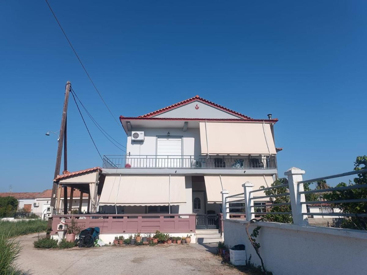 Rinio Sea House - B&B Skála Polichnítou