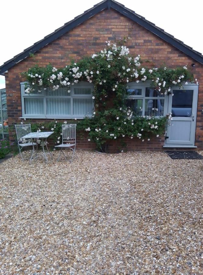 The Garden Room, 1 Heath Cottage - B&B