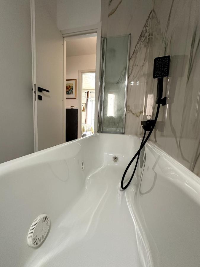 Black Ocean Holiday Home - Ferienwohnung Syrakus
