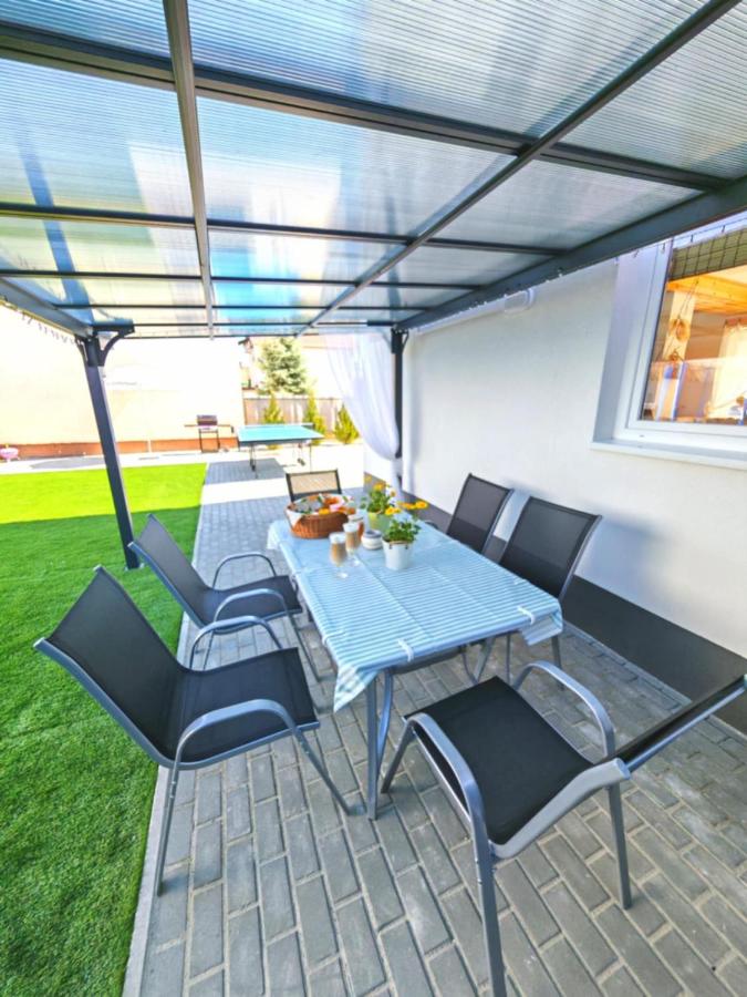 Evergreen Loft Apartmanház - Ferienwohnung Hajdúnánás