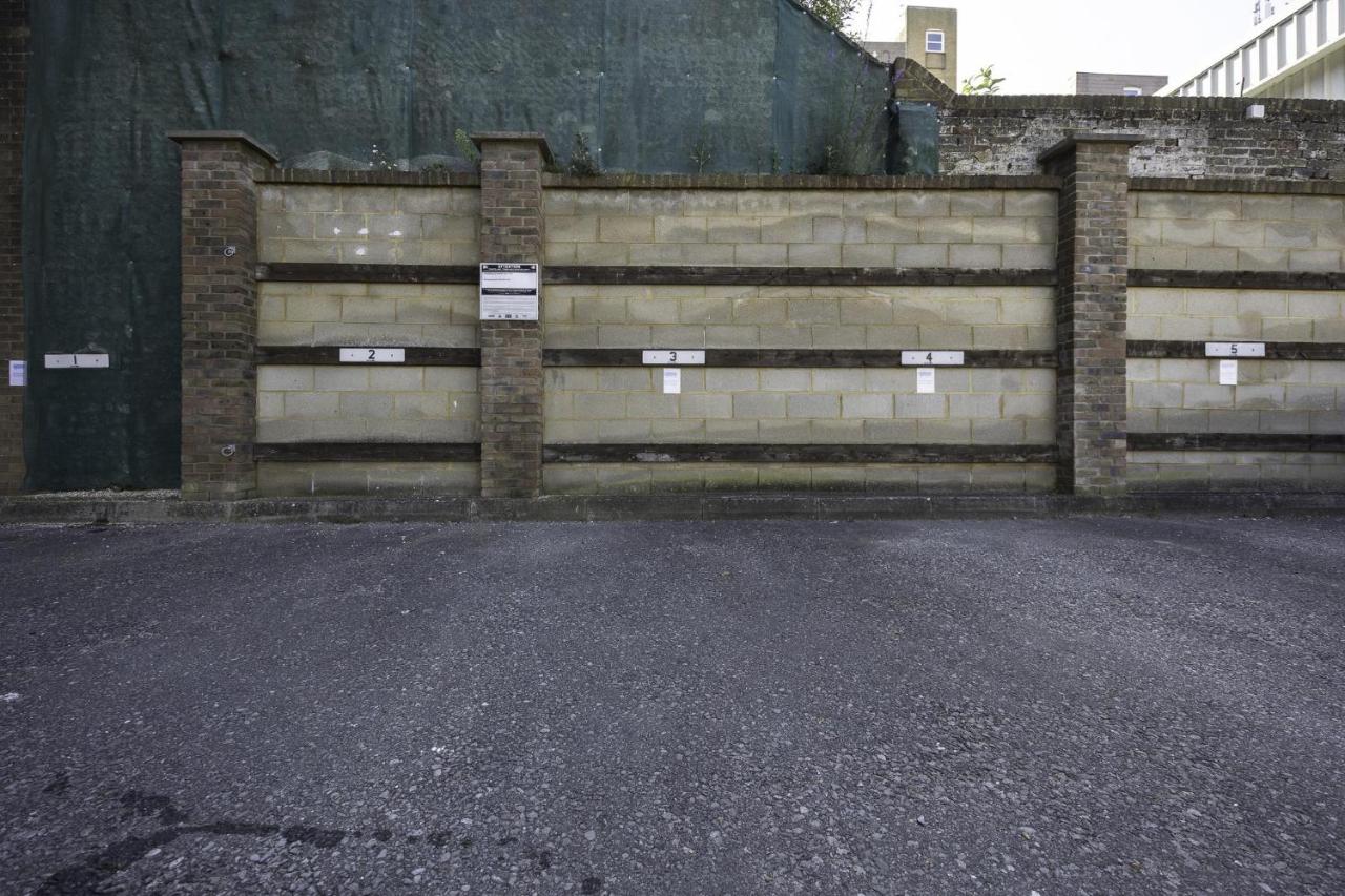 Majestic Mews Apartment with Free Parking - By My Getaways - Chambres d’hôtes Brighton