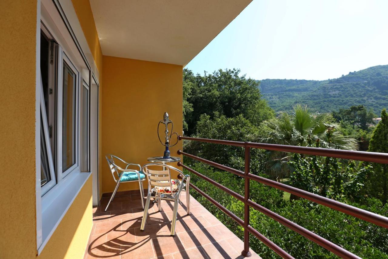 Apartment mit Terrasse