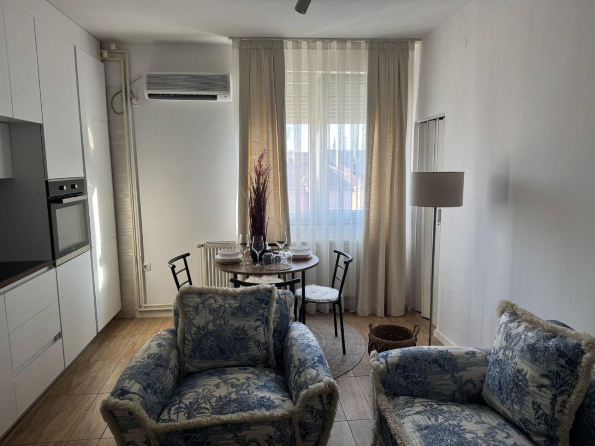 CenterFlat Prishtina - Bed and Breakfast Pristina