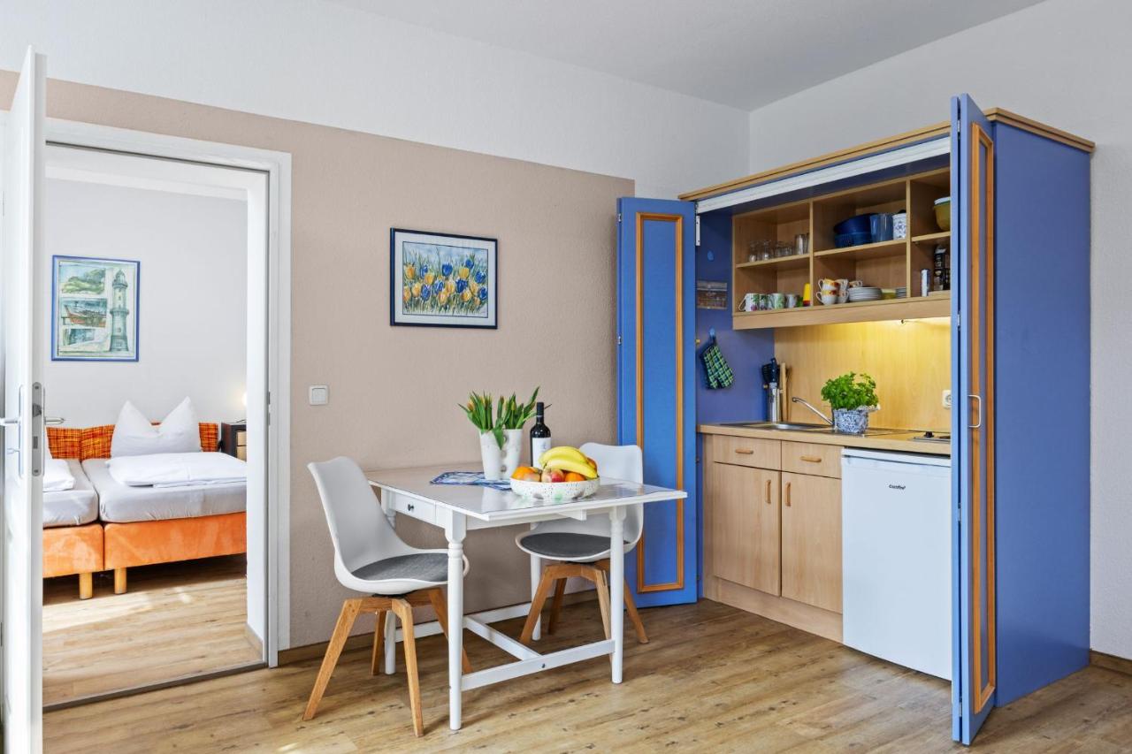 One-Bedroom Apartment with Shower