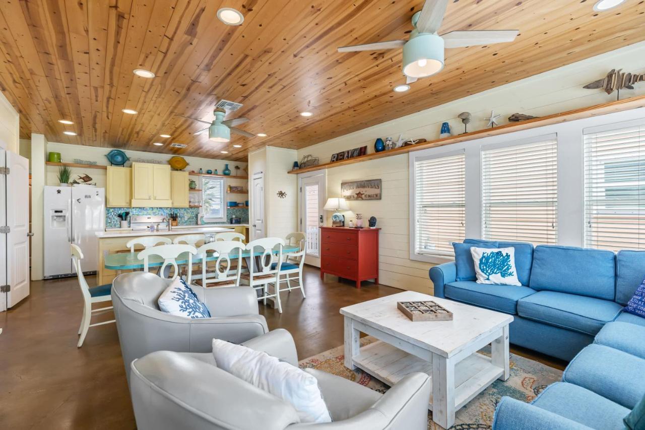 Prime Location 5 Bedrooms - Pool Sleeps 12 - B&B Port Aransas