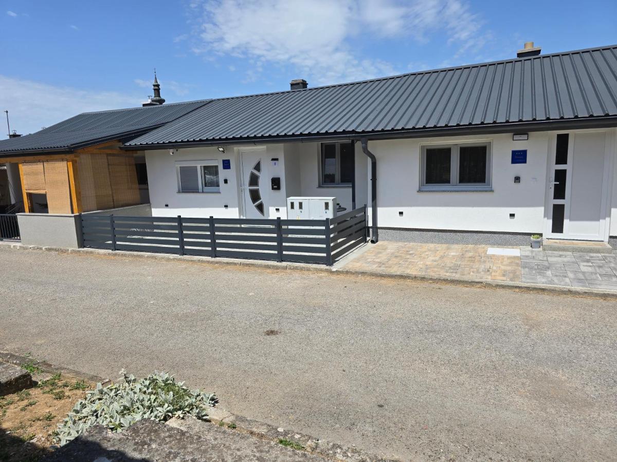 Tiny House Ciciban - self check in and check out - Bed and Breakfast Otočac