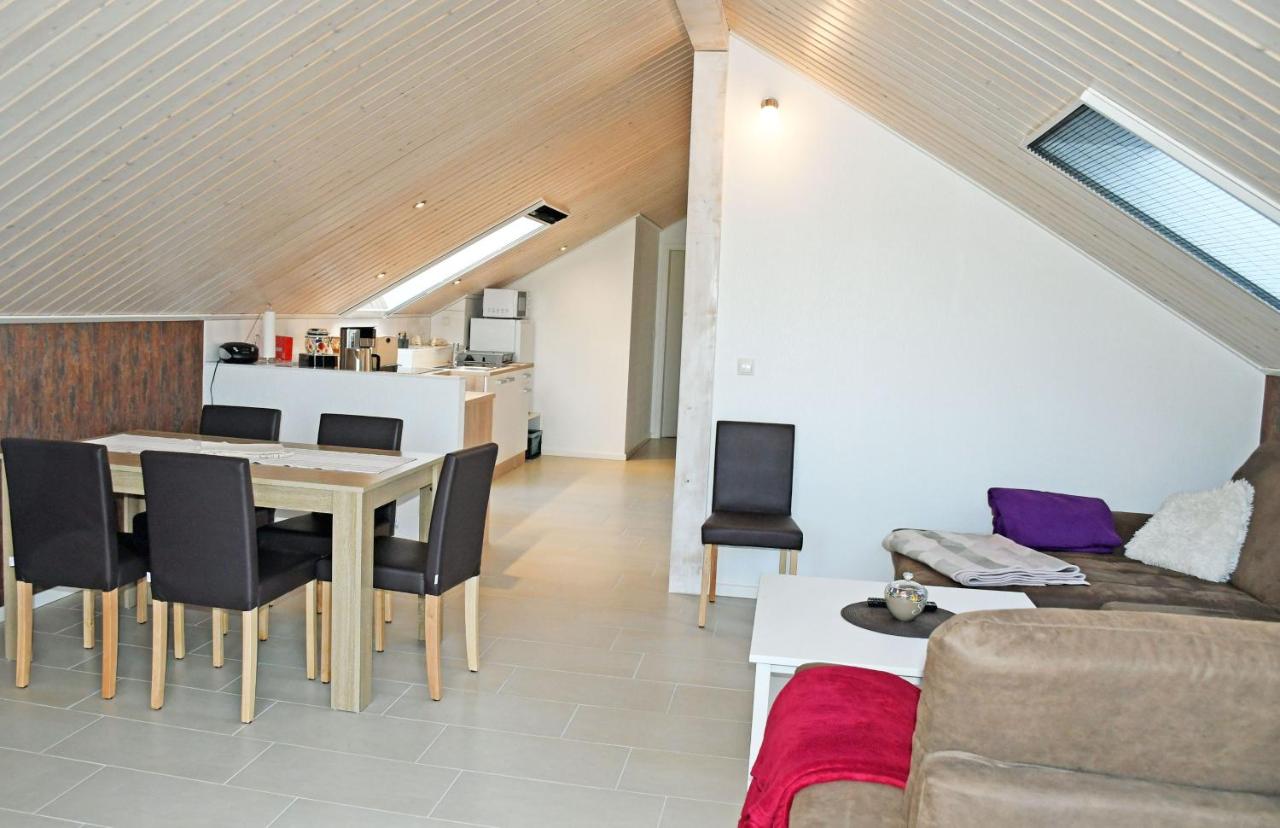 Appartamento con 3 Camere da Letto, Balcone e Terrazza