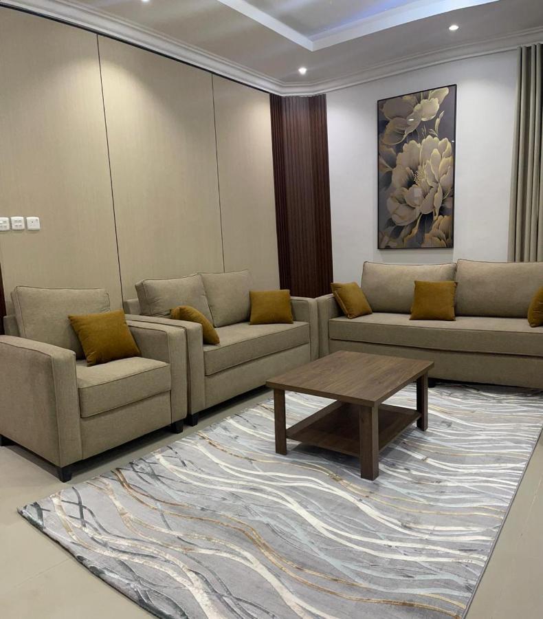 شقة ثلاثة غرف نوم وصالة - B&B Al Bahah