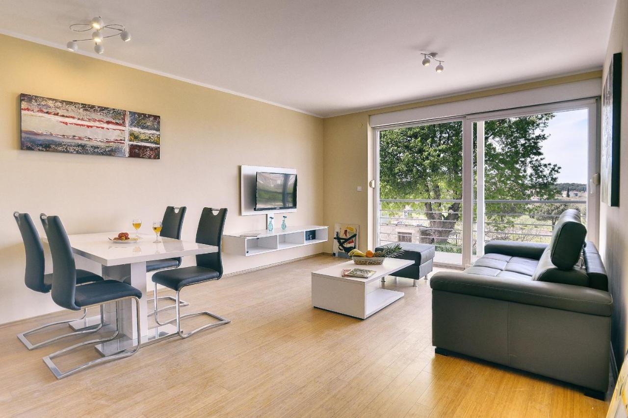 Appartement met 1 Slaapkamer en een Balkon