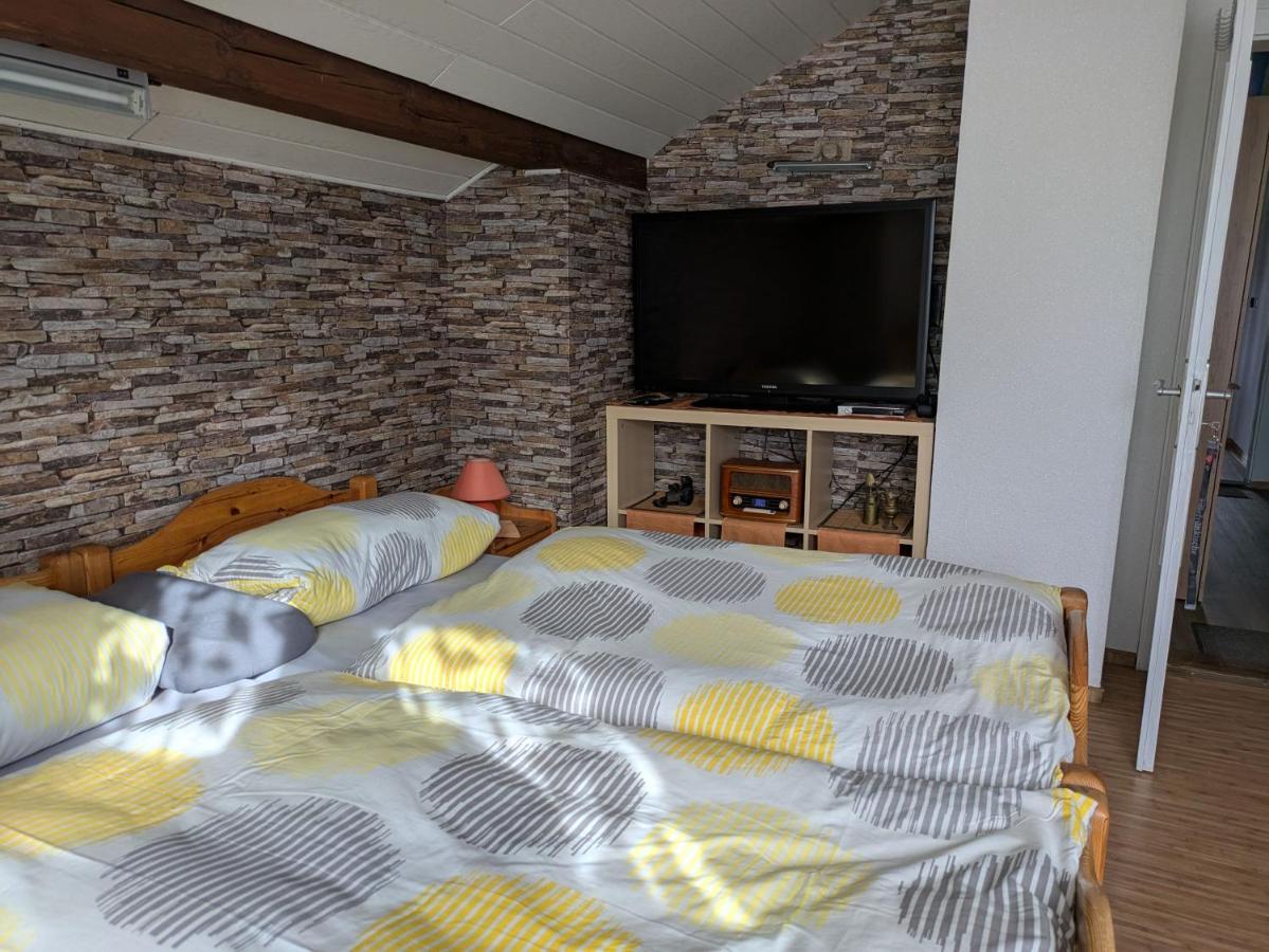 Twin Room with Shower