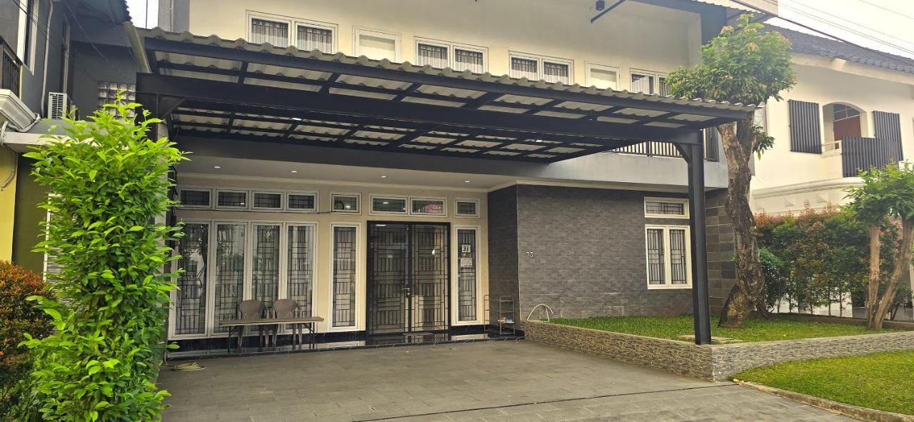 Ease Living Palem Kenari - B&B Jatirarangan