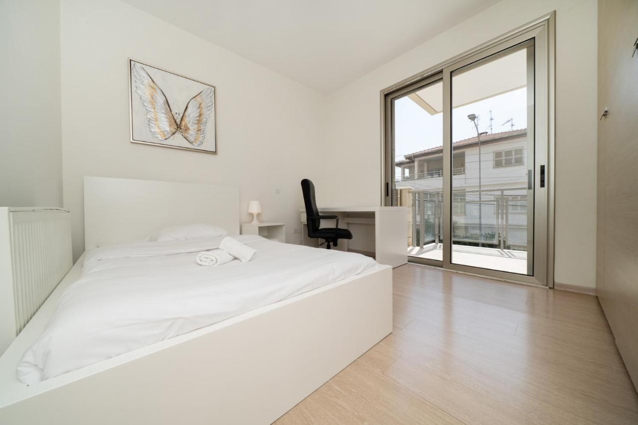 Two-Bedroom Deluxe Apartment with Garden View