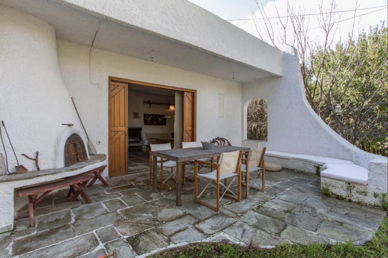 Jacuzzi Artistic Villa in Nea Makri - B&B