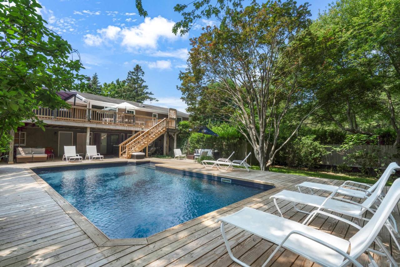 Classic Southampton Home: 5BR, Pool,Jacuzzi, Cooper's Beach - B&B