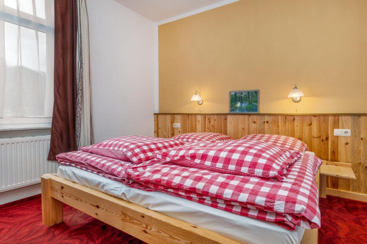 One-Bedroom Apartment with Terrace