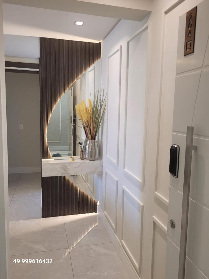 Apto novo 2 suítes, alto padrão, familiar, piscina aquecida no condomínio, 1 quadra mar - B&B