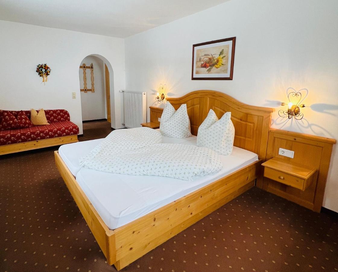 Deluxe Double Room with Shower